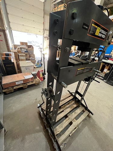 WDK-80175  Гидравлический напольный пресс на 75 тонн Wiederkraft