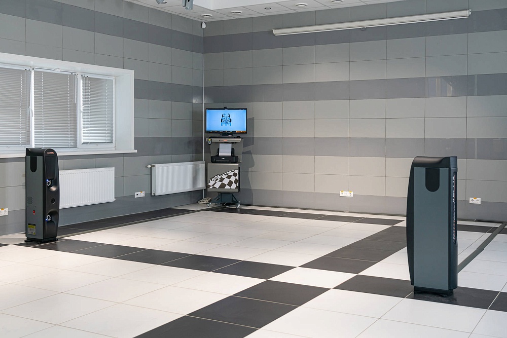 8102 VELOX Стенд сход-развал Техно Вектор 8