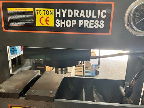 WDK-80175  Гидравлический напольный пресс на 75 тонн Wiederkraft